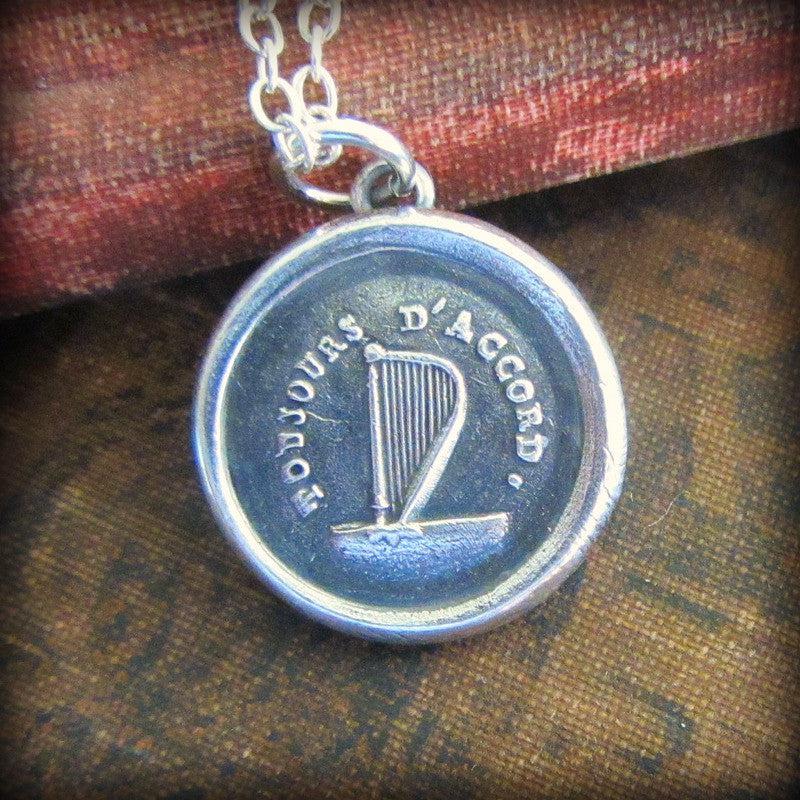 Harp harmony wax seal with chain