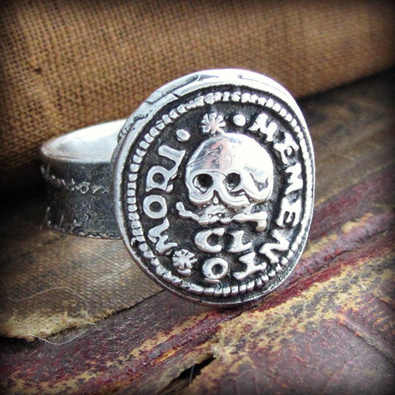 Skull Memento Mori Ring 