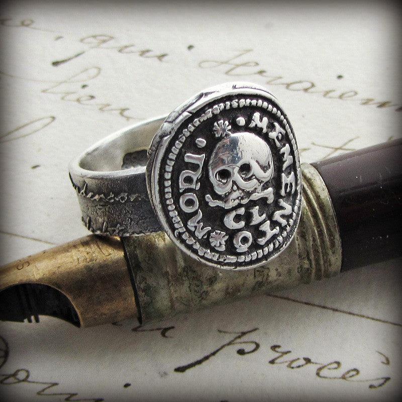 Skull Memento Mori Ring 