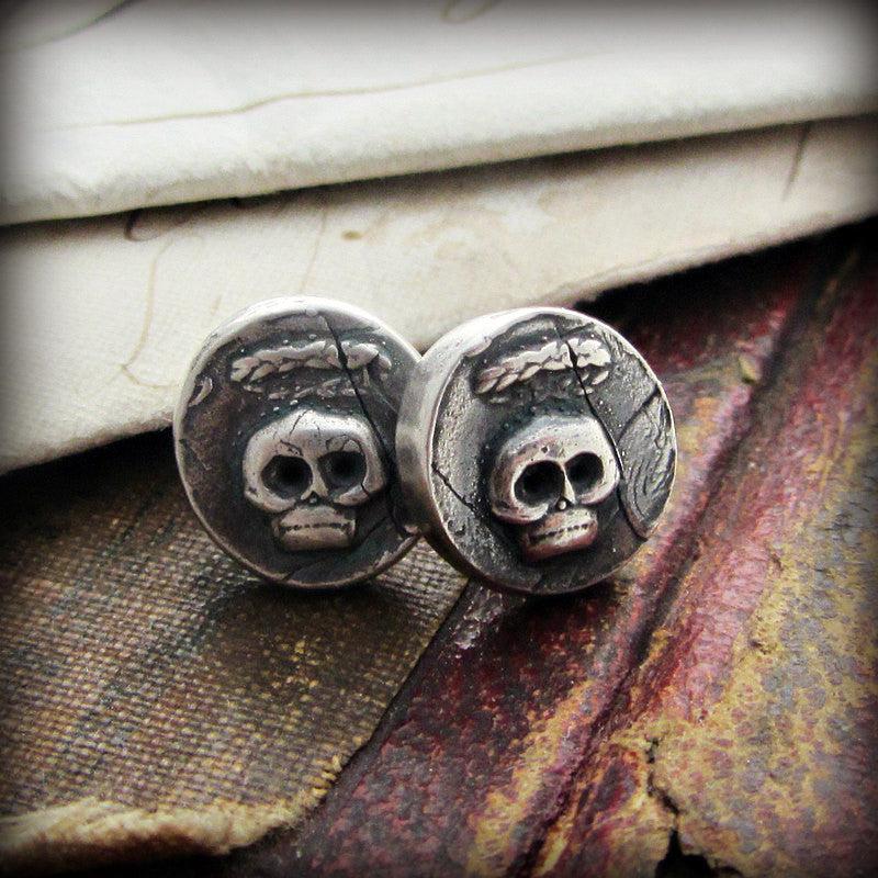 10Mm | Round Skull Stud Earrings In Three Tones Stainless Steel - Foto 11