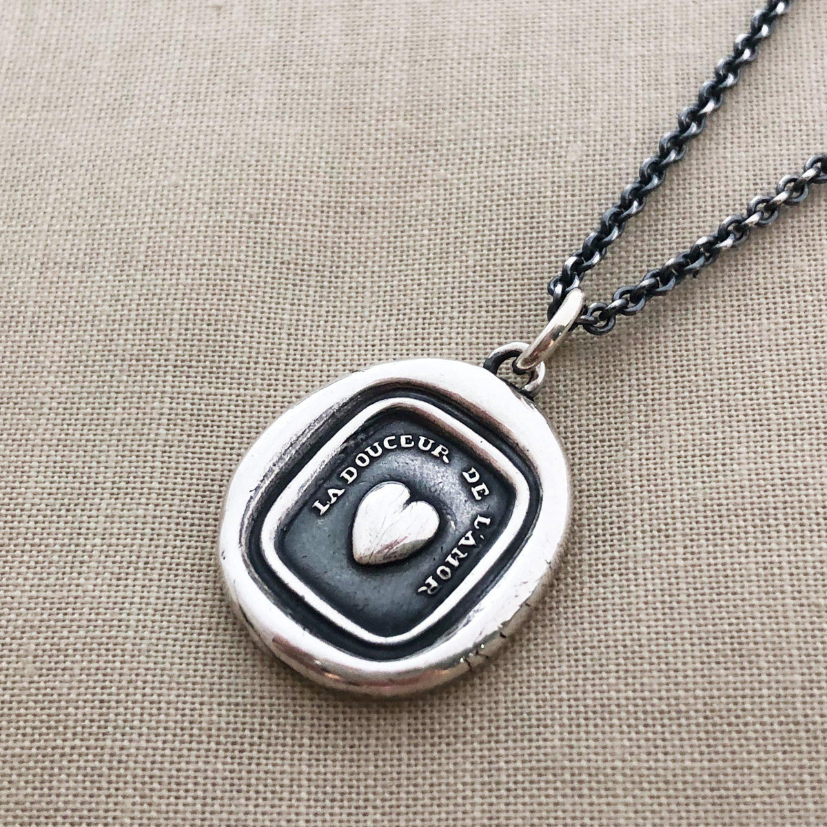 heart wax seal chain dark