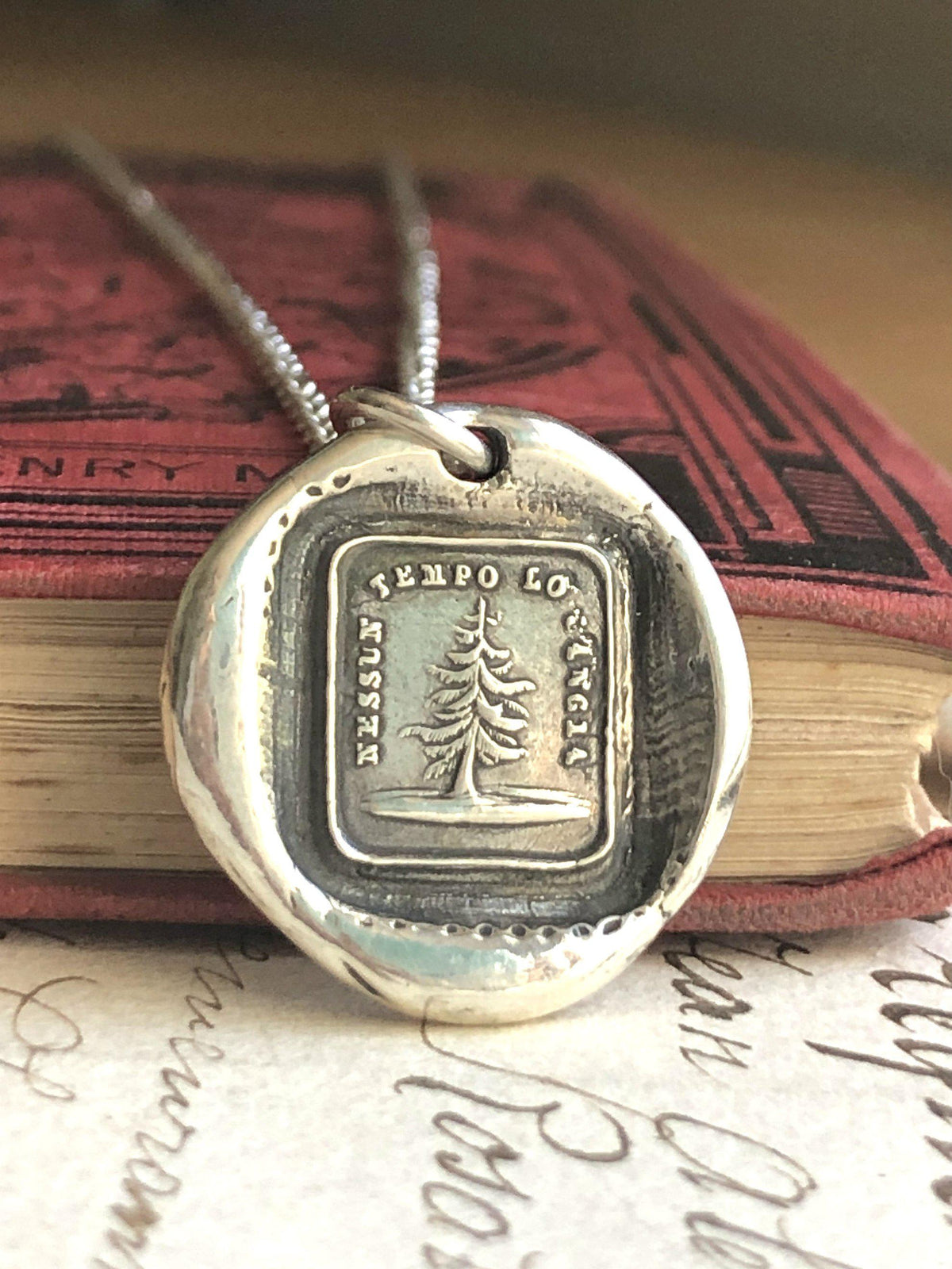 Leaning tree wax seal 