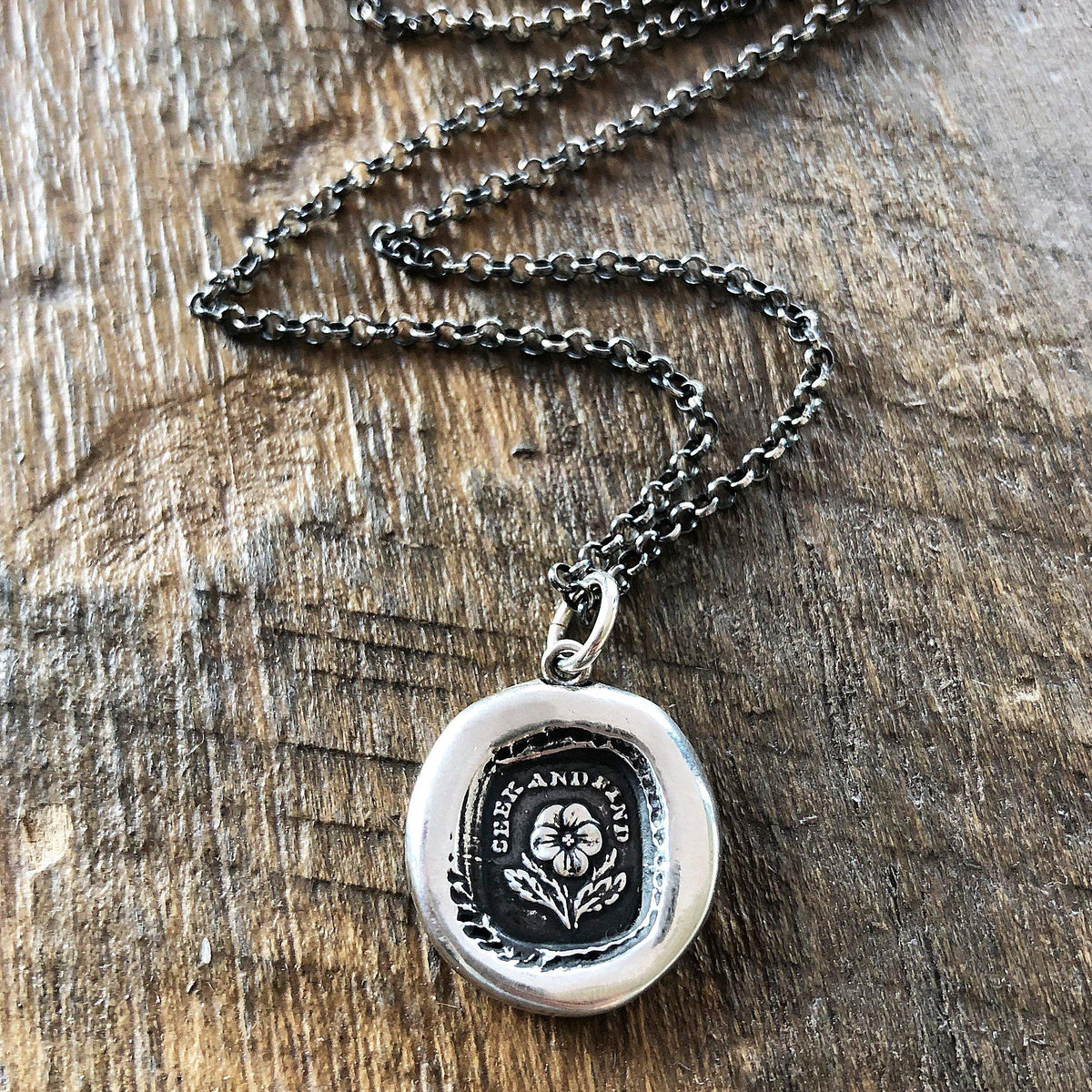 Flower wax seal dark chain